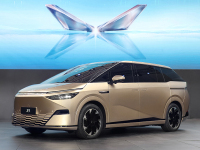 不仅大且美 更是将智能玩出花！小鹏全新MPV将卖爆？