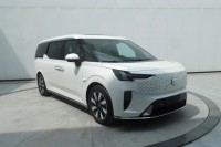 又安全又环保 奶爸首选？沃尔沃EM90官图曝光