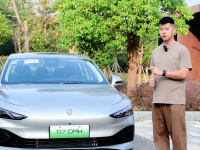 4.3L油耗+125公里续航！海豹杀手即将杀到 开起来如何？