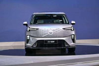 百万级超豪华享受，是纯电MPV更是顶级圈层社交货币