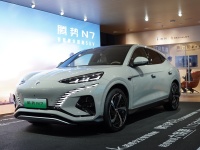 被围得水泄不通！这30万级猎跑SUV热度炸了！