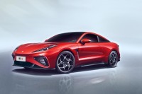 新生代平民跑车！18万两门四座3秒7破百 第三波OTA后更有趣了