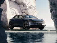 极氪超级爆款万人空巷！这年度最强纯电车你不可错过！