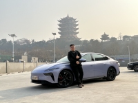 黄鹤楼下的邦得，东风奕派007