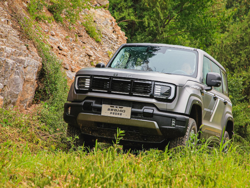 全新BJ40环塔冠军版、全新BJ40刀锋英雄穿越者上市 刀塔齐聚,登峰越极