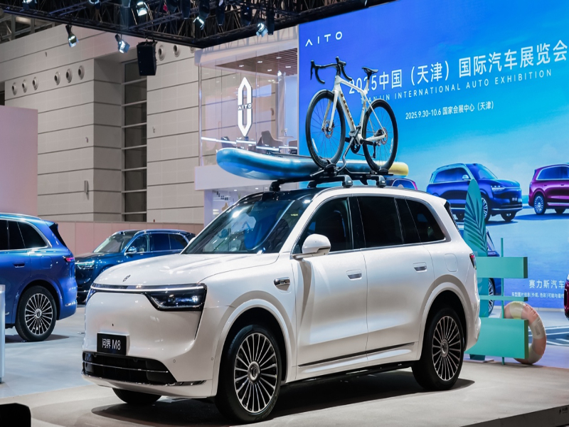 智慧再进化,豪华启新境:问界全系车型登陆天津车展