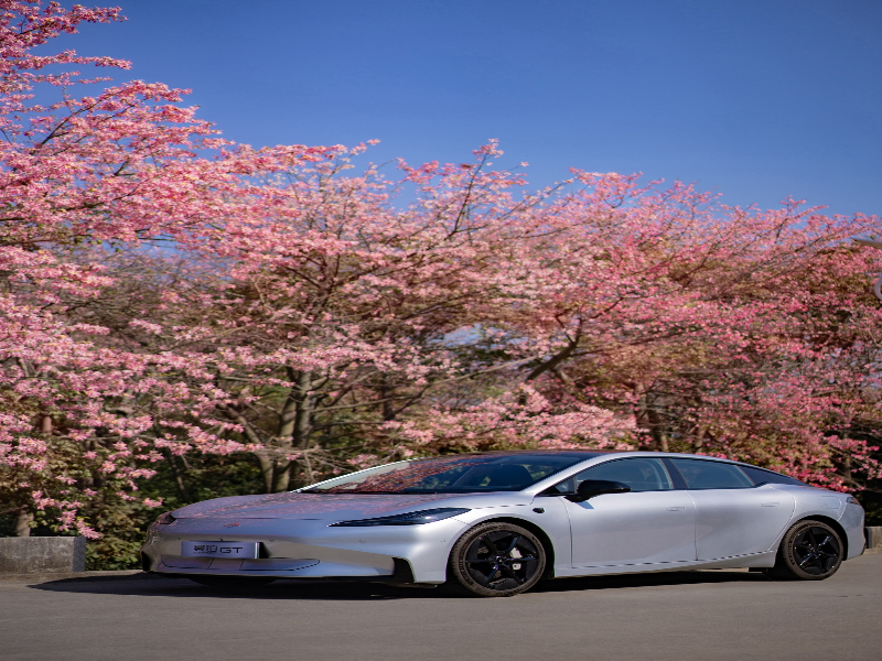 年轻人的性能自由：广汽昊铂GT全新Lite版15万起轻享上市