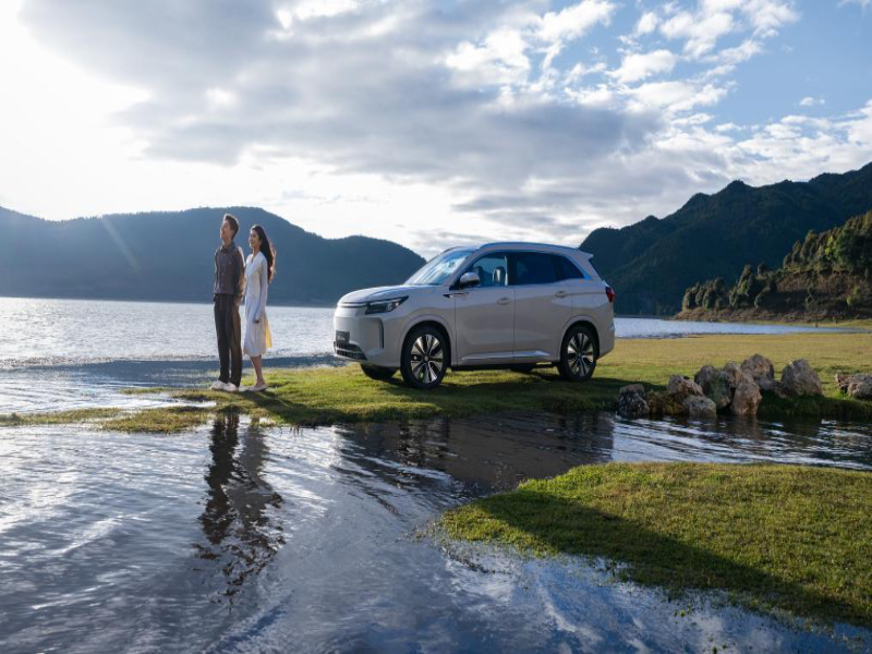 换新一口价11.98万元，第三代蓝电E5 PLUS开启预售