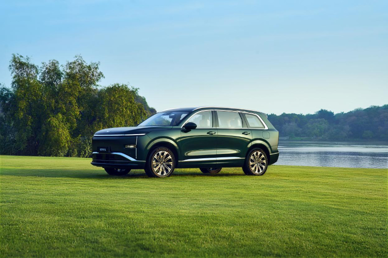 长续航大六座SUV」星光L正式亮相！外观内饰细节曝光