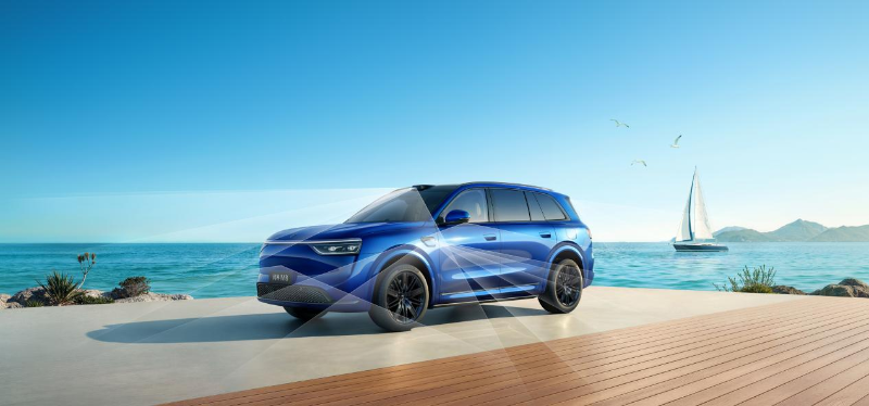 载誉前行，智领新境，问界M8上市一年累计交付突破17万辆