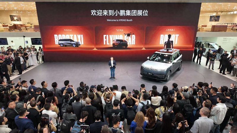 小鹏GX全系车色亮相北京车展，小鹏第二代VLA智驾报告迎来首发