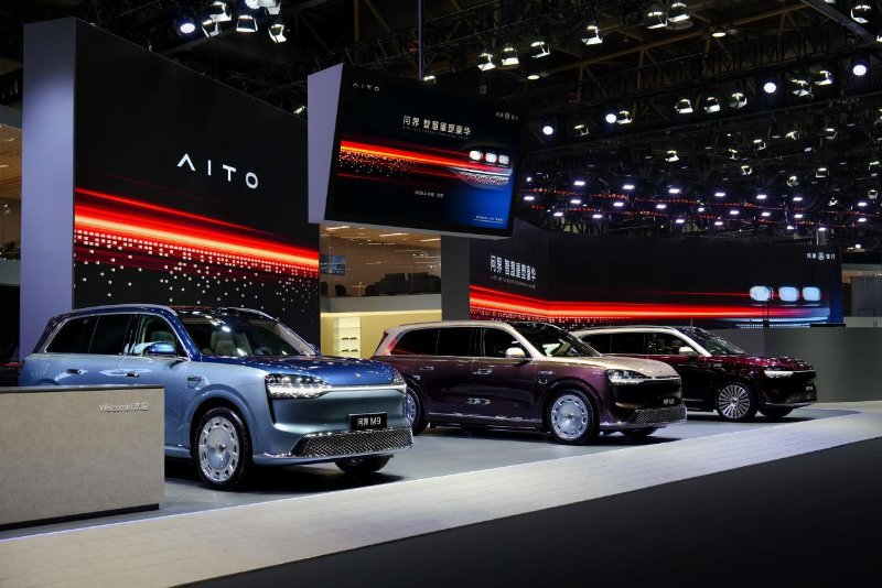 全新一代问界M9系列首秀亮相2026北京车展，以八维跃迁定义豪华旗舰新高度